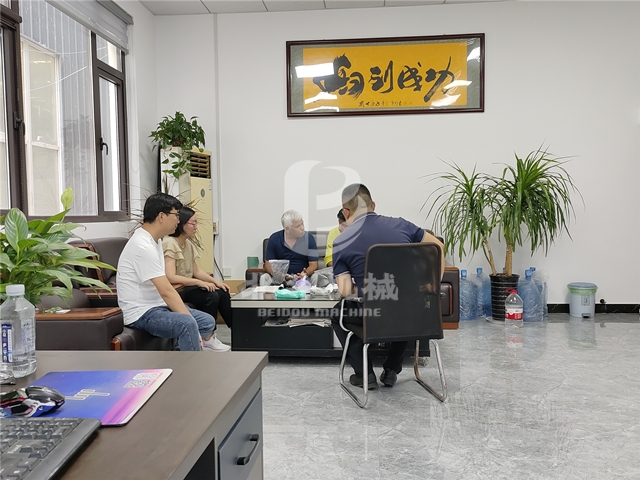 北斗機械熱情接待遠(yuǎn)道而來的印度客戶