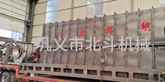 大型木材炭化設(shè)備裝車(chē),與浙江用戶(hù)共繪綠色發(fā)展