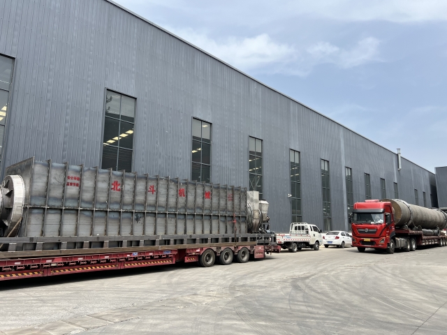 高產(chǎn)量烘干炭化生產(chǎn)線設(shè)備從源頭工廠發(fā)貨